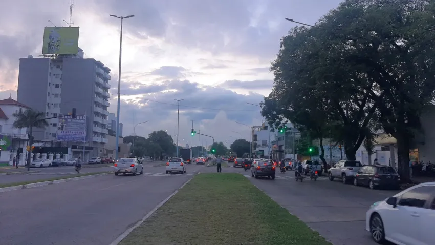 Caluroso y algo nublado estuvo el tiempo este viernes 26 de julio en Corrientes