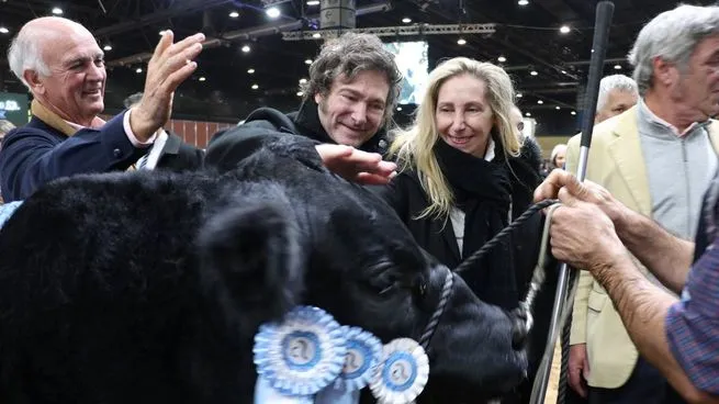 El Presidente se prepara para dar un discurso en La Rural