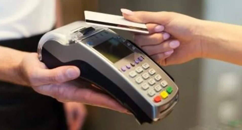 El Gobierno eliminará las retenciones a cuenta de Ganancias e IVA para los pagos digitales en comercios