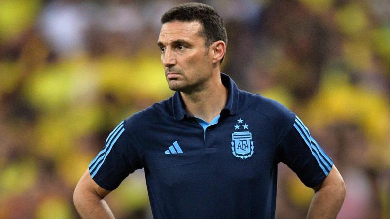 Scaloni dio la lista de Argentina para enfrentar a Paraguay y Perú