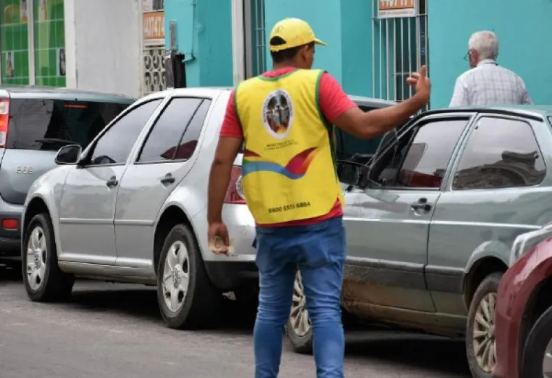 Tarjeteros solicitan aumento en el estacionamiento medido