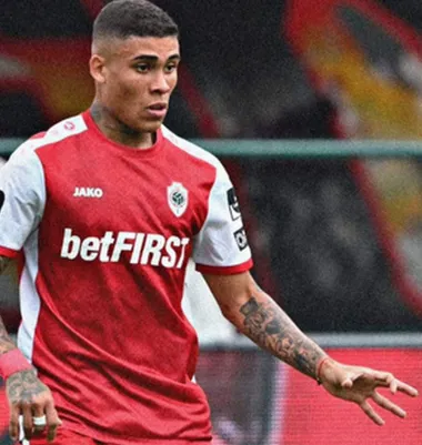 Ayrton Costa se convirtió en el segundo refuerzo de Boca