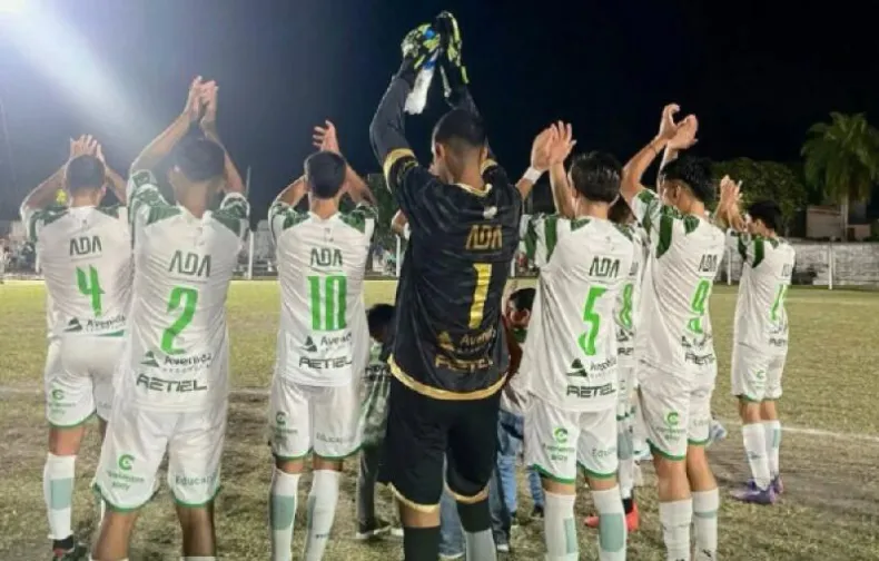Mandiyú y Curupay comparten la cima del Torneo Oficial