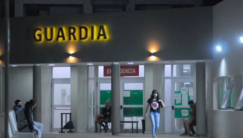 Hospitales públicos podrán cobrarles a los extranjeros