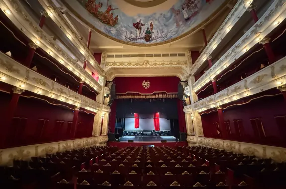 Vuelve a brillar el Teatro Vera en una reapertura histórica para Corrientes